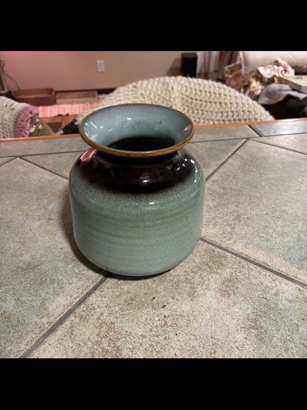 Ceramic flower vase
